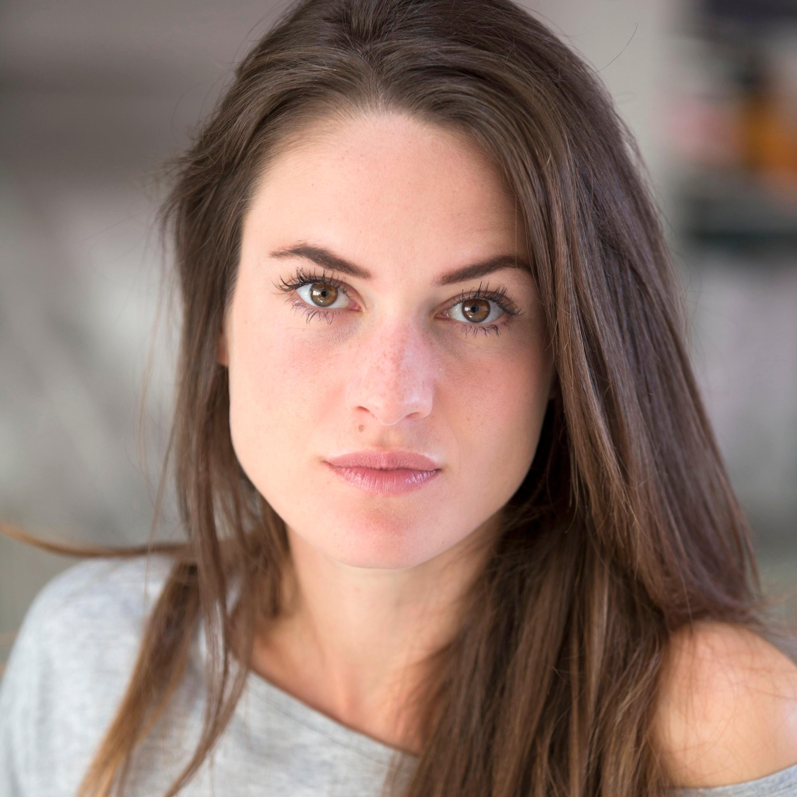 comédienne, actrice, modèle, doublage, pub....
pour en savoir plus allez sur ma page facebook sur clairemorin911