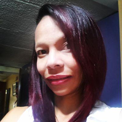 Linda_expontanea.. Una chika estudiosa sincera muy franca amigable... Vivo con mi famili.. Amo ami DIOS y me encanta conocer gente con buena vibra... soy dinda!