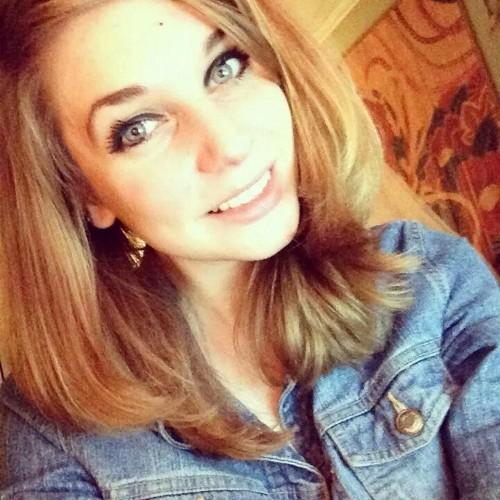 Hi:) I'm Hannah ! I'm shy at first but crazy once you get to know me! I love art and thearter!