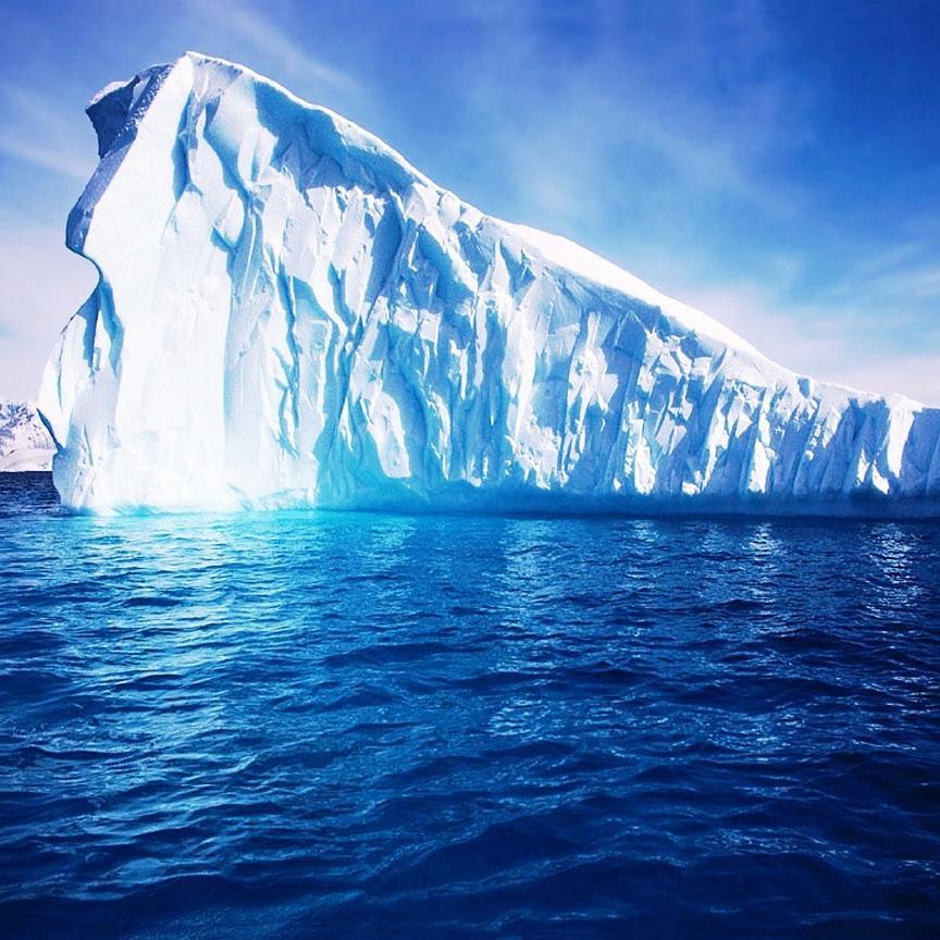 fabrica de hielo en cubito. Venta al mayor y detal las 24 horas del día. TODOS LOS DIAS. Reparto a domicilio telefono de contato: 04147973738 - 02735523380