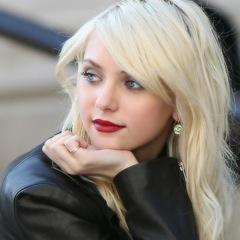 Elizabeth Waldorf, the perfect example of one thing that is not what seems. [RP]