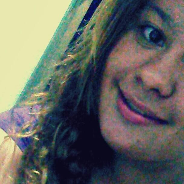Idade: 1.4 ... - Vivendo em um muundo surreal e estressante tentaando apeenas ser feliiz ! * Abençoada por Deus e bonita por natureza....! '