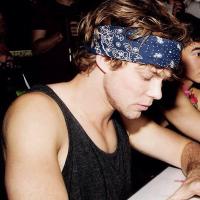 Ashton (@miniashtonfan) 's Twitter Profile