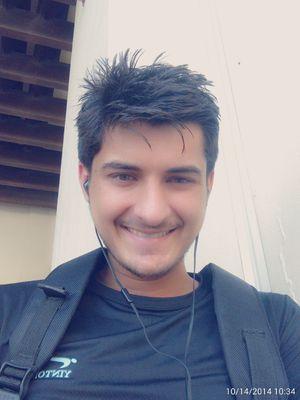 name Bahar BoYka...age 17...lives in dubai...student of icom....facebook bahar boyka...instagram'bahar boyka'...love to make new frnds