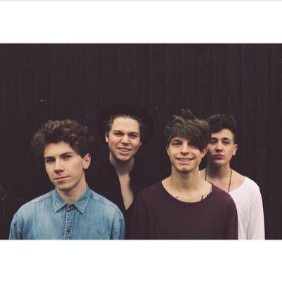 Compte source pour le talentueux groupe anglais @CanarySwing, dirigé par @CrawMendes, @SaraSenou et @AliciaSenou.