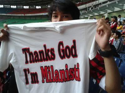 There is only 4 my love in this world, My Family, you @RizthaSetiawan, AC Milan, and Persebaya(1927). Bakul Kopi at ExcelsoCoffee