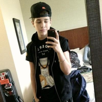 on tour all the time I just wanna go to the mall or hang with some friends
