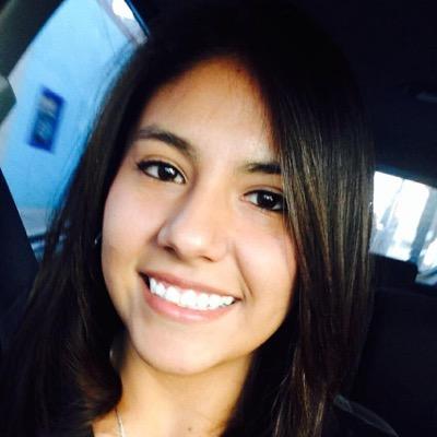 paunaye21's profile picture. 