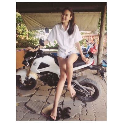 Me name Tangmo facebook : Tangmo Puntaree twitter : Mosbayy line id : Mosbayy instagram : Moshirtlove 
ต้องการเสื้อคู่สวยๆ งานปักราคาถูก สอบถามได้ค่ะ