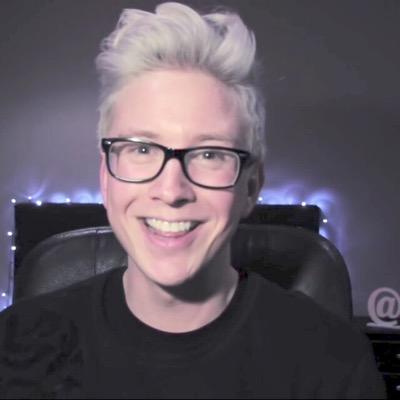 if you see this follow @tropictroye ✨