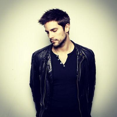 Puissant sorcier ~ Fils de Robert ~ Meilleur ami de Vanessa ~ Coureur de jupons