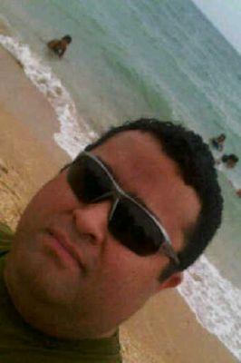 Full pana, jodedor, amigo de mis amig@s.. ;) ☺ sigueme y te sigo. Cero personas falsas, gente plástica, mete cuentos y broller@s...