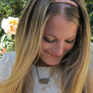 A server who loves to blog about customers and the silly things they do.