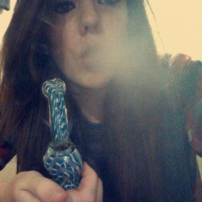 i love kush blunts im a free sprit and young and wild