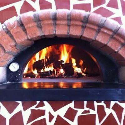 Hacemos las mejores pizzas en horno de leña