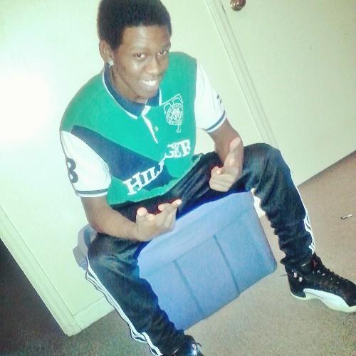 - Just Hyt Da Follow Button . I Will Follow Back . Its Simple . Fwm