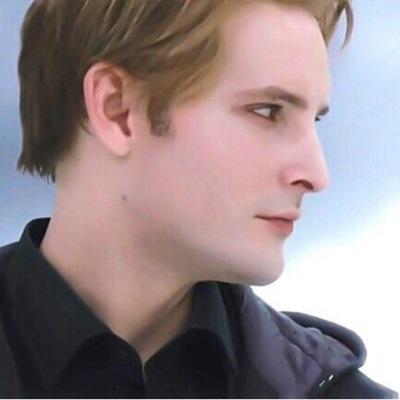 Carlisle Cullen ((Parody)) belong with @Garrett_Parody #CarlisleGarrett #Eng #Thai