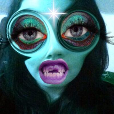 ♉️♋️♍️ / #FourTwenty / #discoqueen / #spacebabe / #truthteller / #knowledgeseeker / #freedomfighter / Pronouns : FUCK/YOU