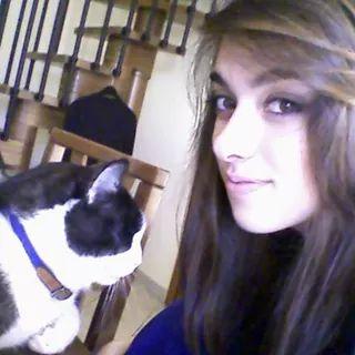HI! im beatrce,i live in Italy.
Follow me! xxx
