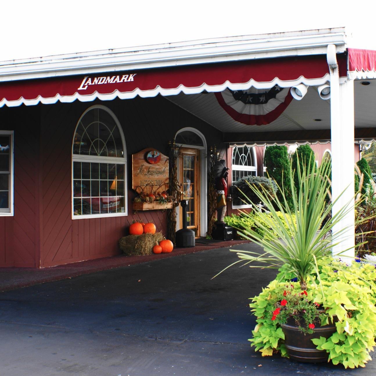 Beautiful locally owned, family run business. Many amenities at a great price and location!