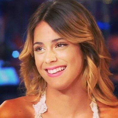✨❤️Fan Club dedicato alla cantante e attrice :) {Martina Stoessel}   aspetto un suo rt❤️✨