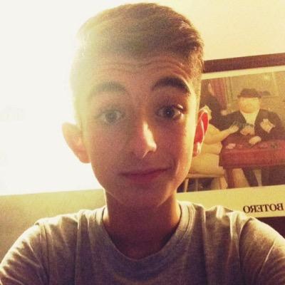 FLooZYFR's profile picture. FLooZY - COD Player - 13ans - SMG OP - GT : TRiniX-_FLooZy- Chez La TRiniX.eSport-