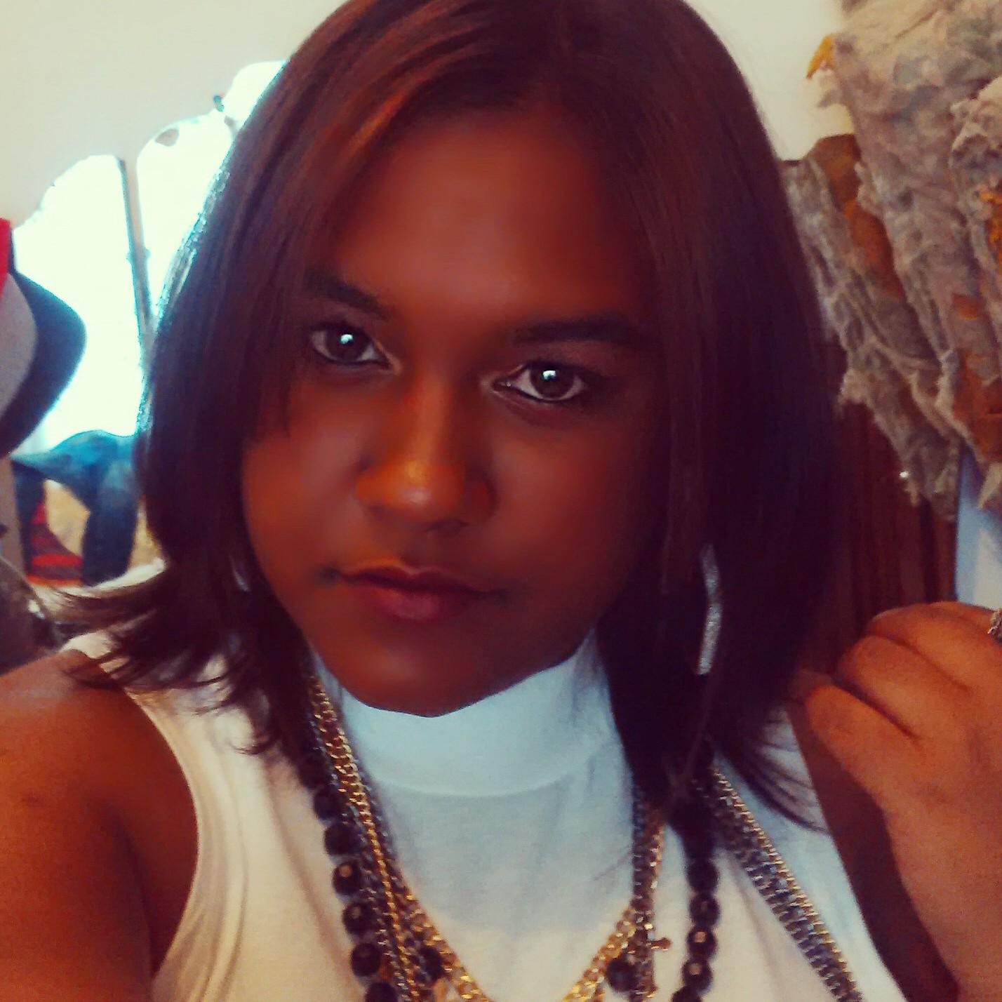 KirstiallybBond's profile picture. Don't follow me! I'll probably forget my password and have to create a new account in a few months... 
#4th account #Alzheimers #hopeless #whatever