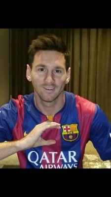 just a guy who loves football/Messi/Barça & Ariana ;)
