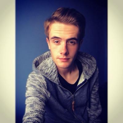 lukeeepollock's profile picture. why am i not famous yet?