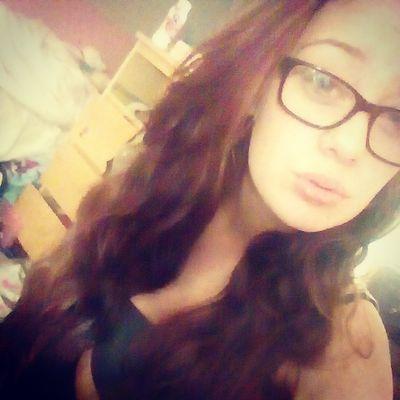 broken_girl_cr's profile picture. Kik -- Chloe.CarlineXO           Snapchat-- chloecarline