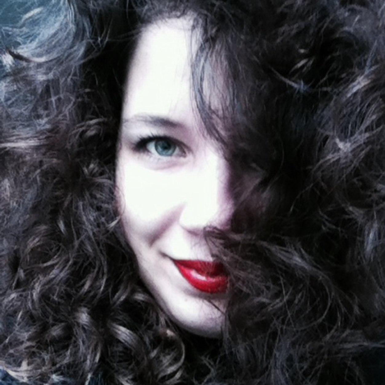 lottiecowleyart's profile picture. Illustrator and Photographer