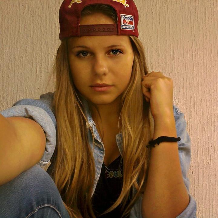 Hey guys ! My name is Mediha Cehajic . I'm 15 years old,and I am big BELIEBER! https://t.co/htobIomSMT ,http://t.co/EYvdBb00ph