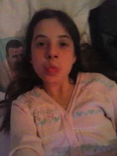 BinhaMilena's profile picture. 