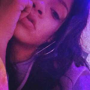 Supreme BITCH, I'm #Navy ! @rihanna followed me ?? testafã 3