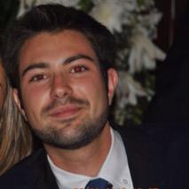 Graduado en Derecho y Diploma en Derecho Económico por la UNAV. Cursando Másters de Asesoría Fiscal y Acceso a la Abogacía en Centro de Estudios GARRIGUES.