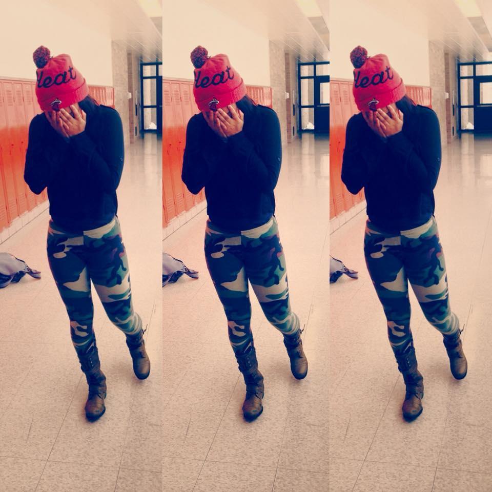 Heyy Guys ? Follow Me I Follow Back & Follow My Old Account @Lightskindedout