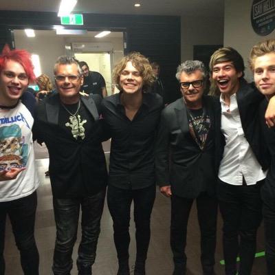 •Luke Hemmings• ~ashton and michael/4~ lolol not really