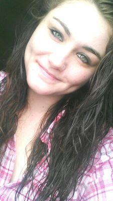 bri_merrill's profile picture. 