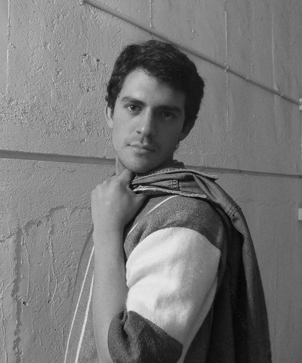 Joven actor, dramaturgo e intento de director #loco #neurótico #amoroso Partícipe del Colectivo Artístico #TejadosdeVidrio #Teatro #iloveyou #Esoporahora