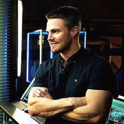 Well-fed artist. Captain. Philanthropic Enthusiast. Soon-to-be Champion of Instagram.