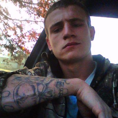 Im 18. Born May 9th. I like all kinds of music. my favorite is country. im from Woodbury,GA . i love tattoos . i got 3 so far. To me the biggest thinga n life r
