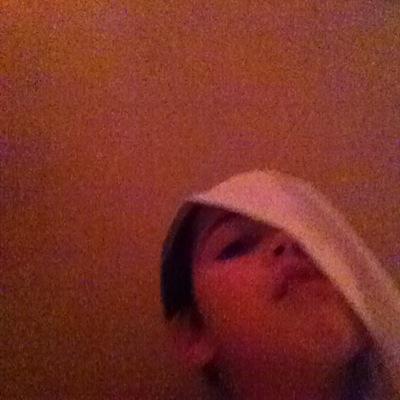 I am a boss yes plz follow me xD