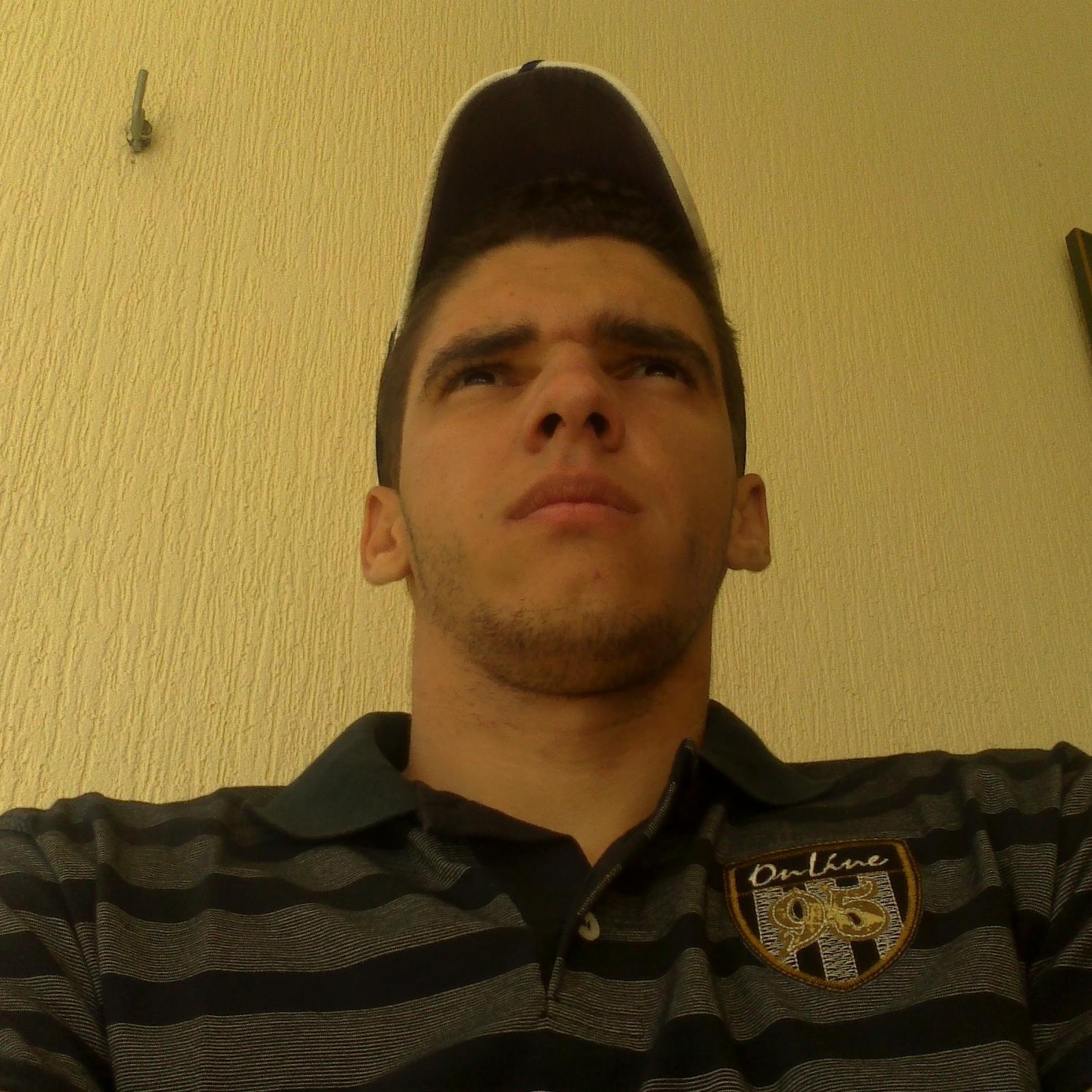 renancamara2008's profile picture. 