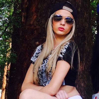 melhooorzonα s22 . Sαibα q nαdα vαi nos destruir , nossα αmz é mαior q tudo isso! Eu te αmo demαααis ♥ By @_julozano
