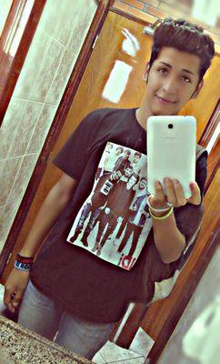 Hi 'I'm Directioner Boy 1D in my blood One Direction is my joy of all days
I'm Directioner Boy is my problem!          '*Mantener la calma soy Directioner Boy*'