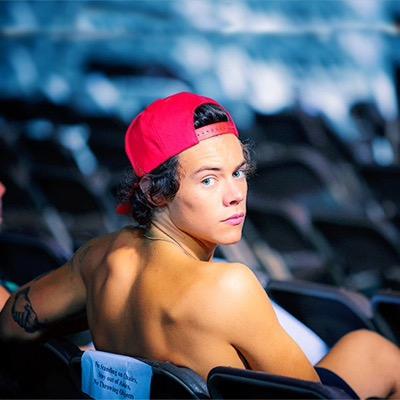 follow @giggleharrry please ?! luv u
