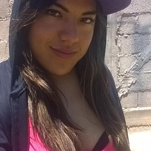 Soy Técnica en idioma inglés, y apunto de ser también Técnica en Bibliotecas y Archivos. Deseo Amor y Paz...
