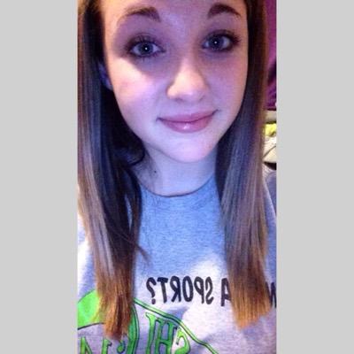sophomore @ Ripley. ✨ Softball #14 ❤️⚾️ snapchat: elizabeth-12