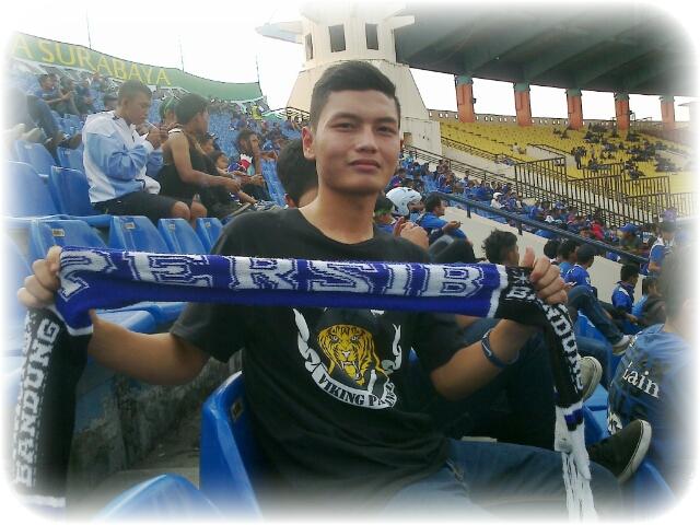 14 april 1996 :)mendukung persib salawasna..merah darahku putih tulangku,,biru Persibku :)