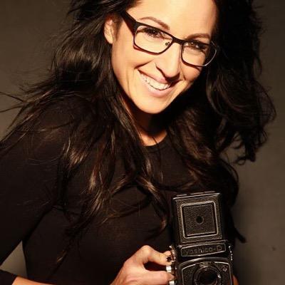 Eva_pictureS's profile picture. Photographe et Formatrice basé à Montréal 
Corporatif, commerciale, mode, fashion, agence mannequin et artistes.